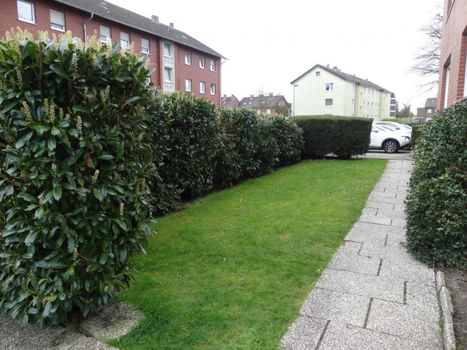 zu den PKW-Stellpl�tzen Mehrfamilienhaus Rheine